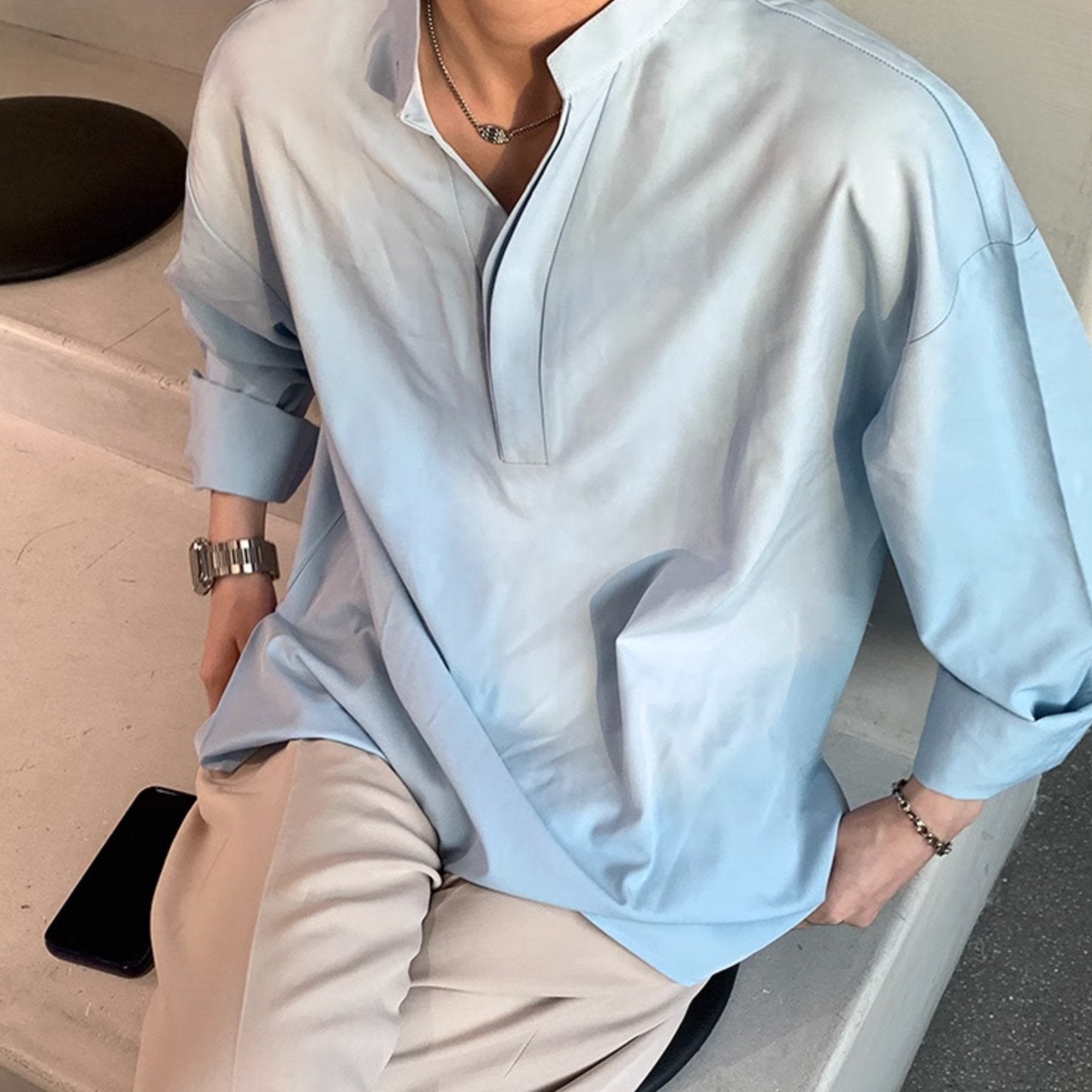 BUTTONLESS V - NECK SHIRT - Aumori