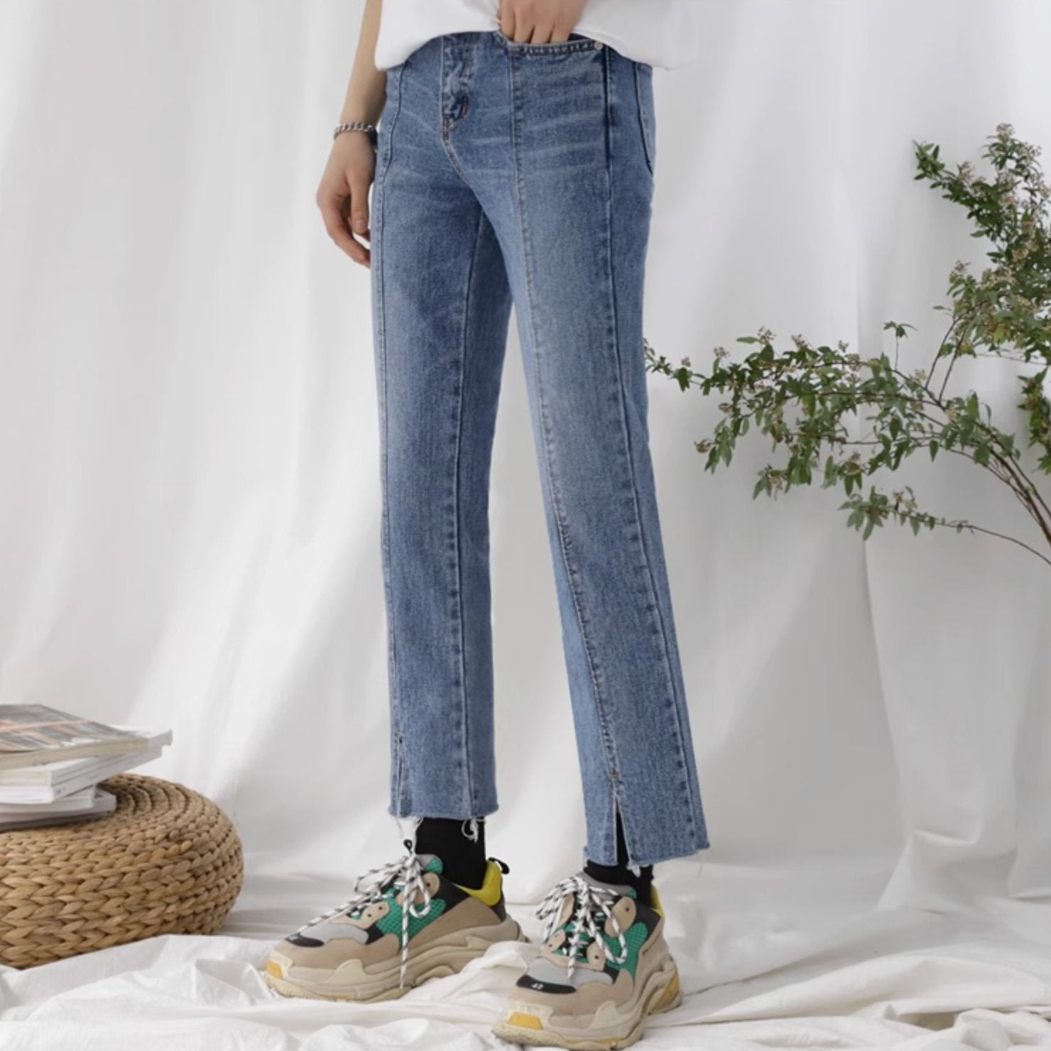 DISTRESSED SPLIT JEANS - Aumori