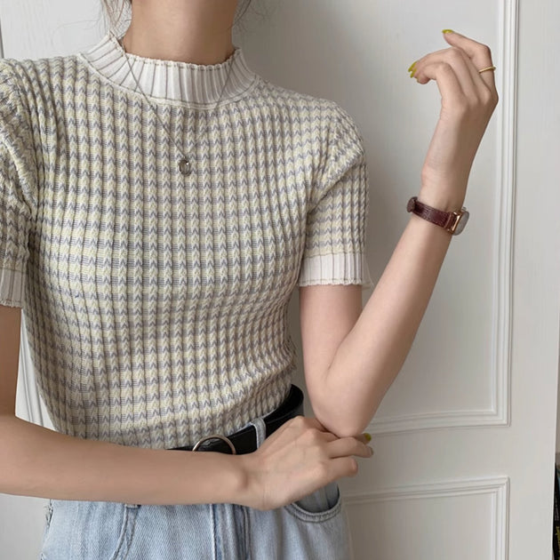 HIGH COLLAR KNIT TOP - Aumori