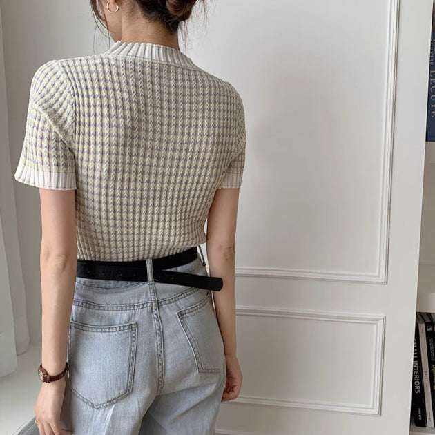 HIGH COLLAR KNIT TOP - Aumori
