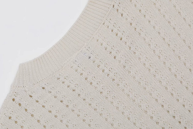 KNITTED SLEEVELESS VEST - Aumori