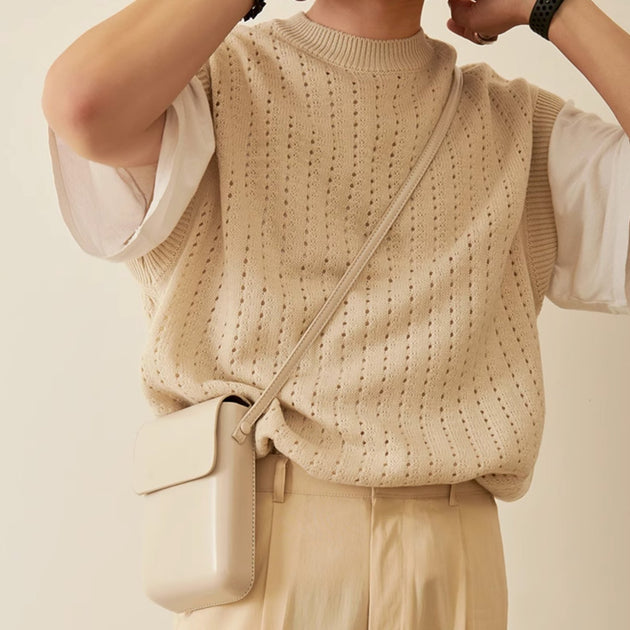 KNITTED SLEEVELESS VEST - Aumori