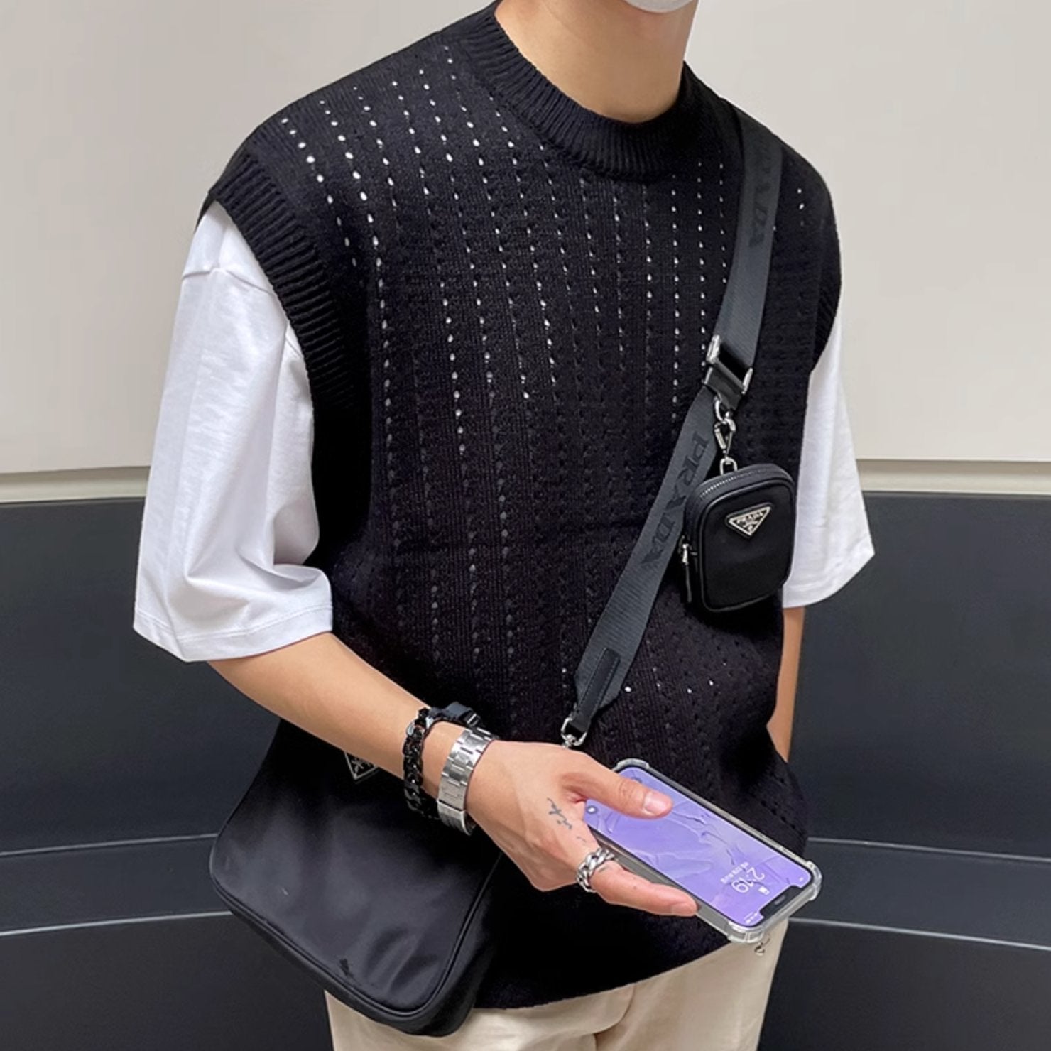 KNITTED SLEEVELESS VEST - Aumori