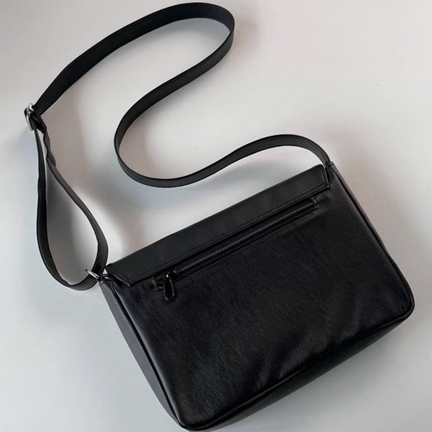 LEATHER FLAP BAG - Aumori