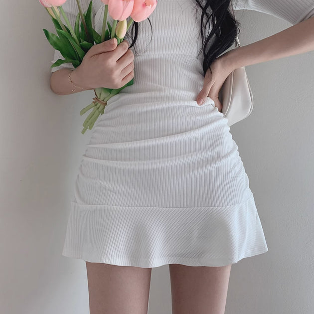 LOW NECKLINE DRESS - Aumori