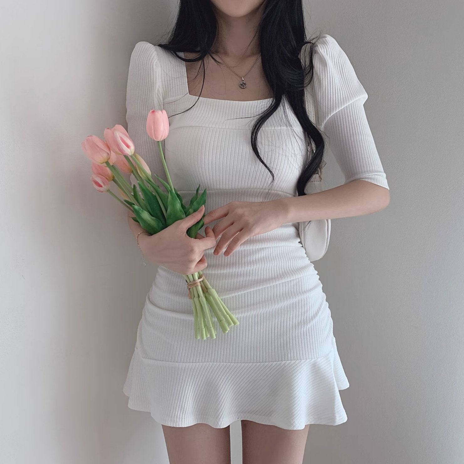 LOW NECKLINE DRESS - Aumori