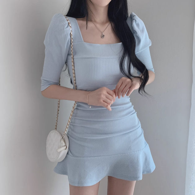 LOW NECKLINE DRESS - Aumori
