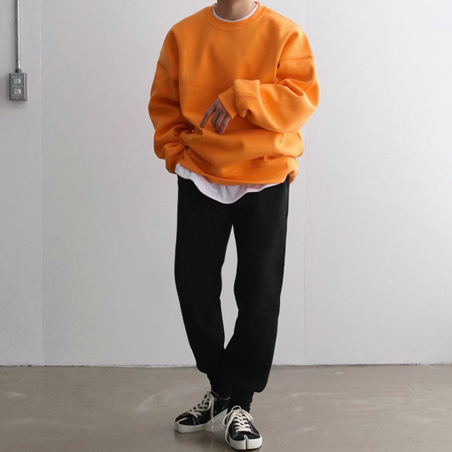 OVERSIZED CLASSIC SWEATER - Aumori