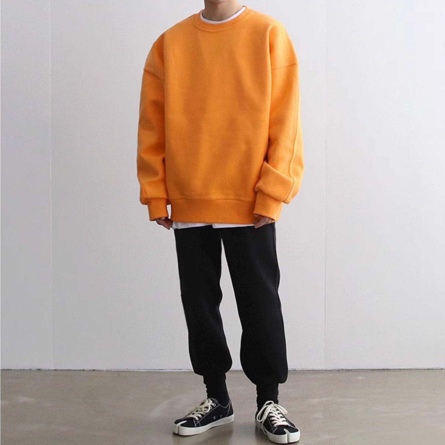OVERSIZED CLASSIC SWEATER - Aumori