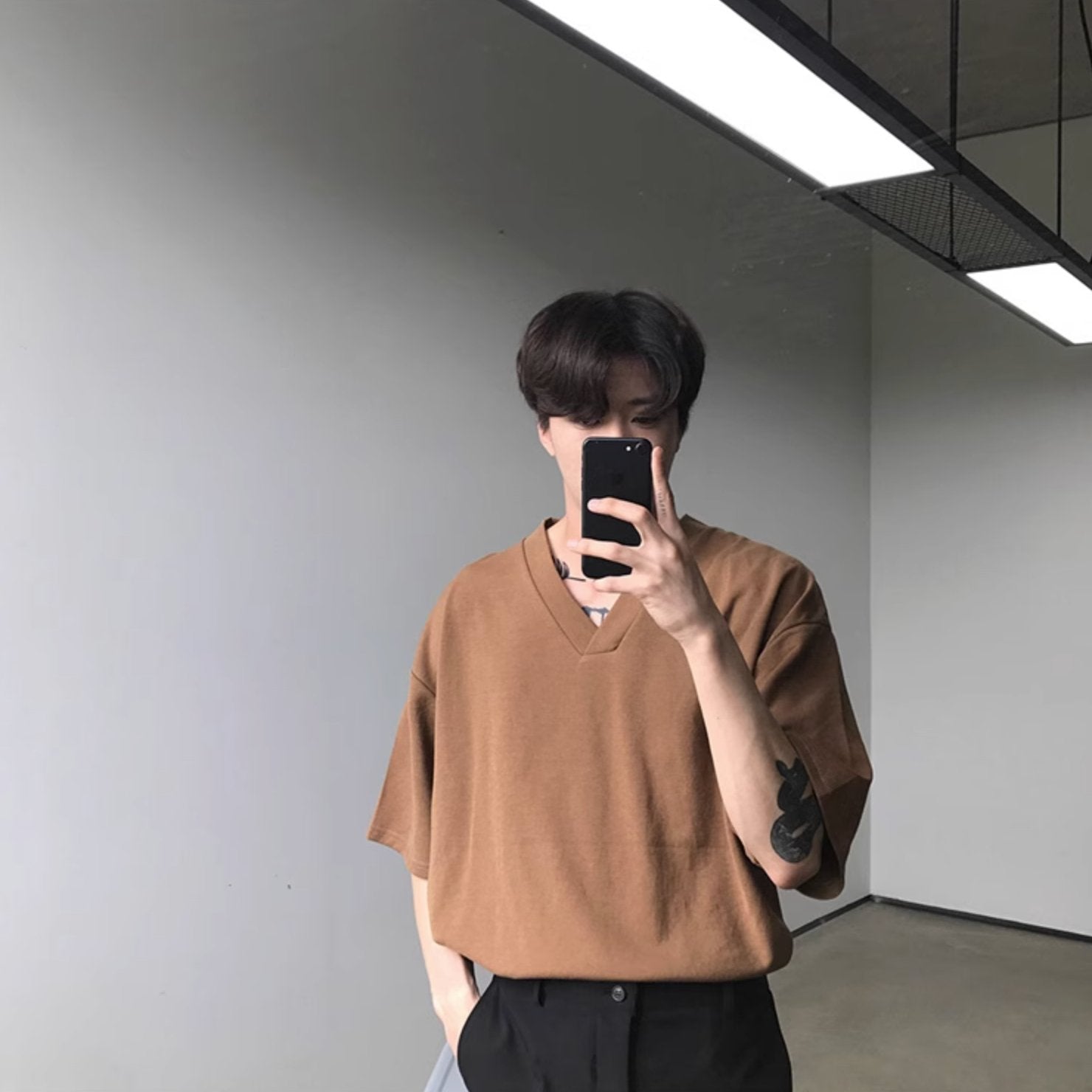 OVERSIZED V - NECK - Aumori