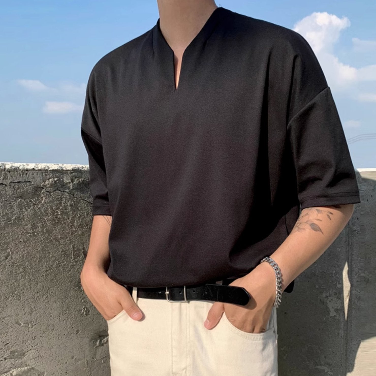 OVERSIZED V - NECK SHORT SLEEVE - Aumori