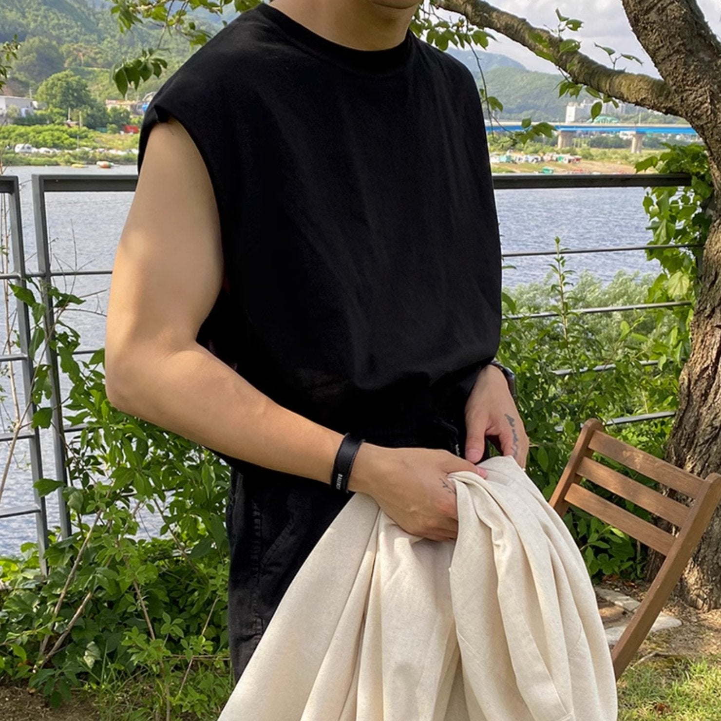 SLEEVELESS TANK TOP - Aumori