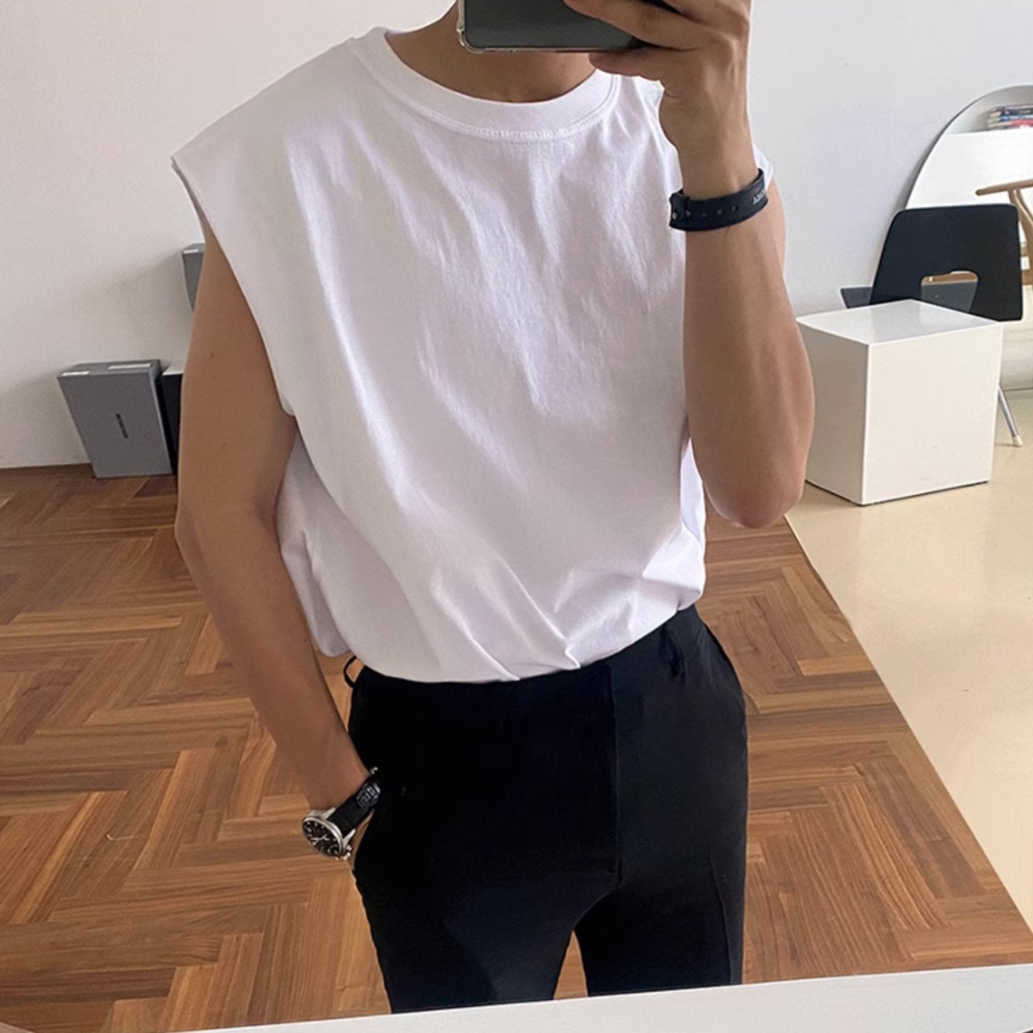 SLEEVELESS TANK TOP - Aumori