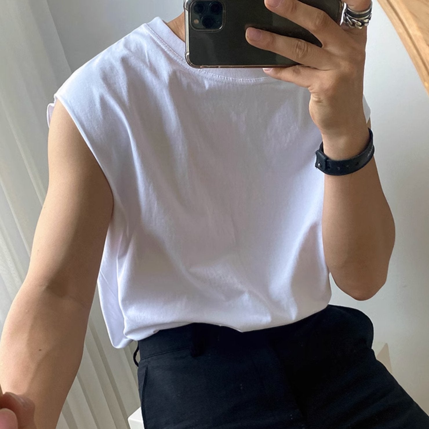 SLEEVELESS TANK TOP - Aumori