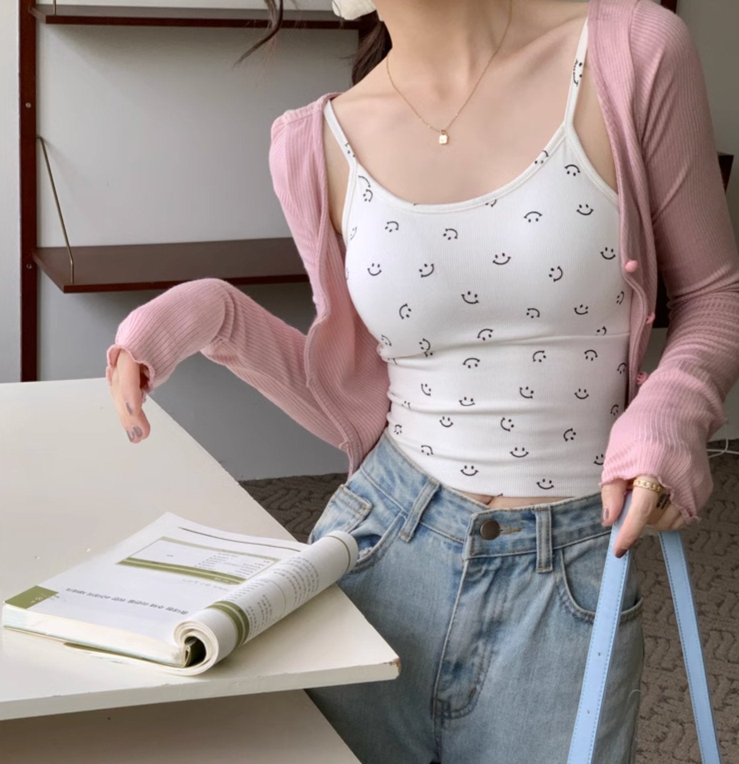 SMILEY CROP TOP - Aumori