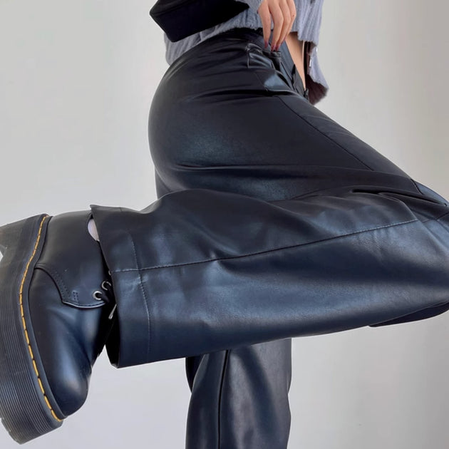 STRAIGHT LEATHER PANTS - Aumori