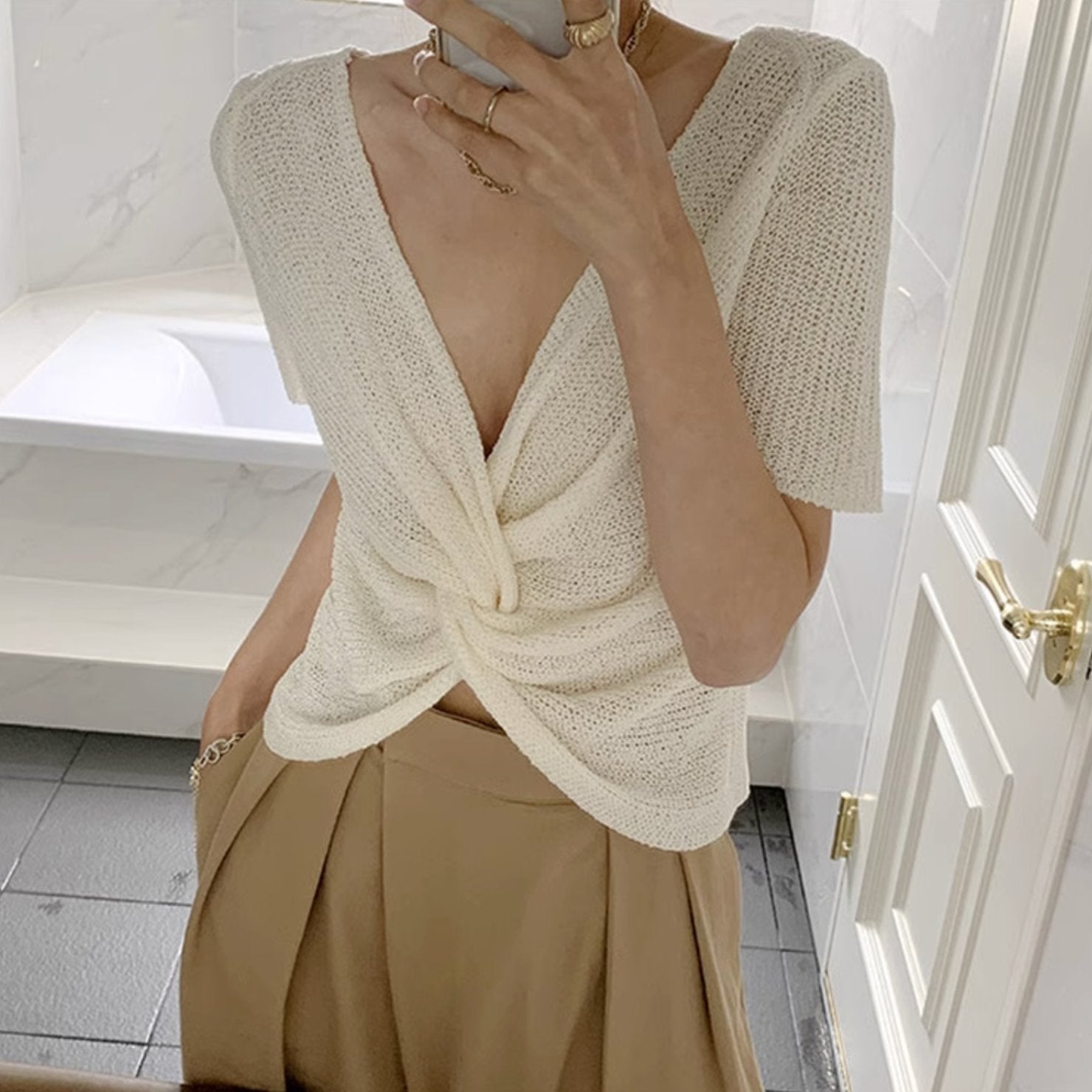 V - NECK KNIT TOP - Aumori