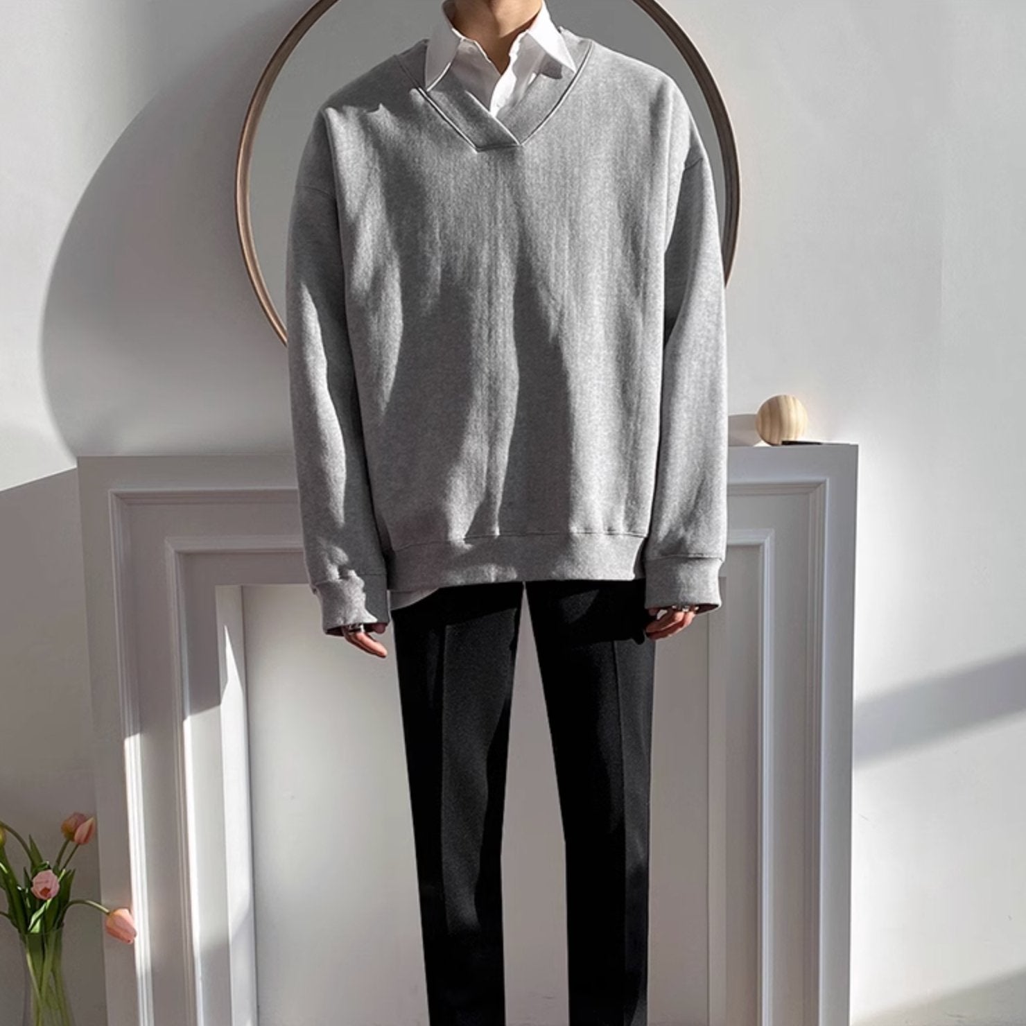 V - NECK SWEATER - Aumori