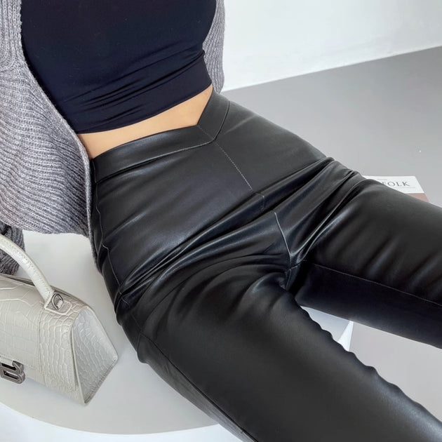 V - SHAPE LEATHER PANTS - Aumori