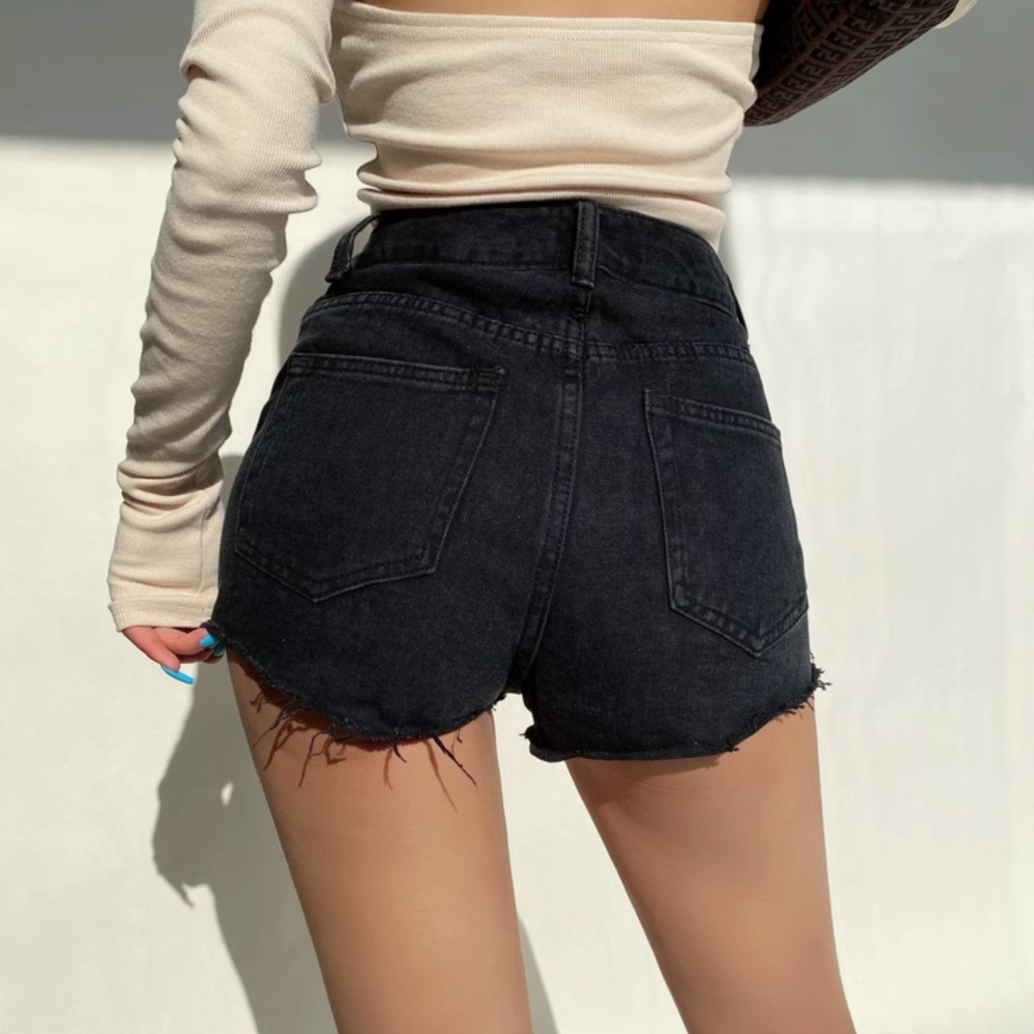 DISTRESSED JEANS SHORTS - Stockbay