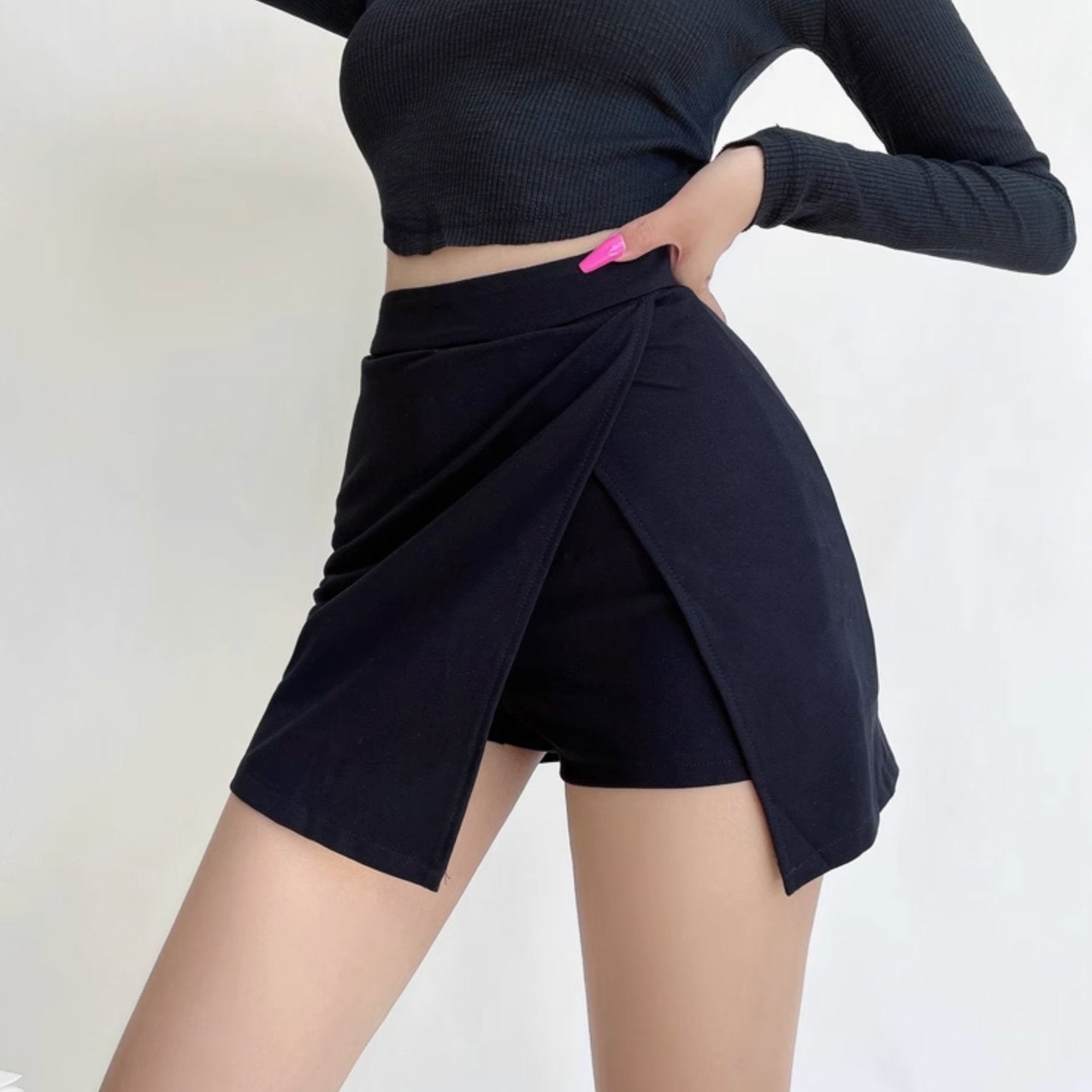 FRONT SPLIT MINI SKIRT - Aumori