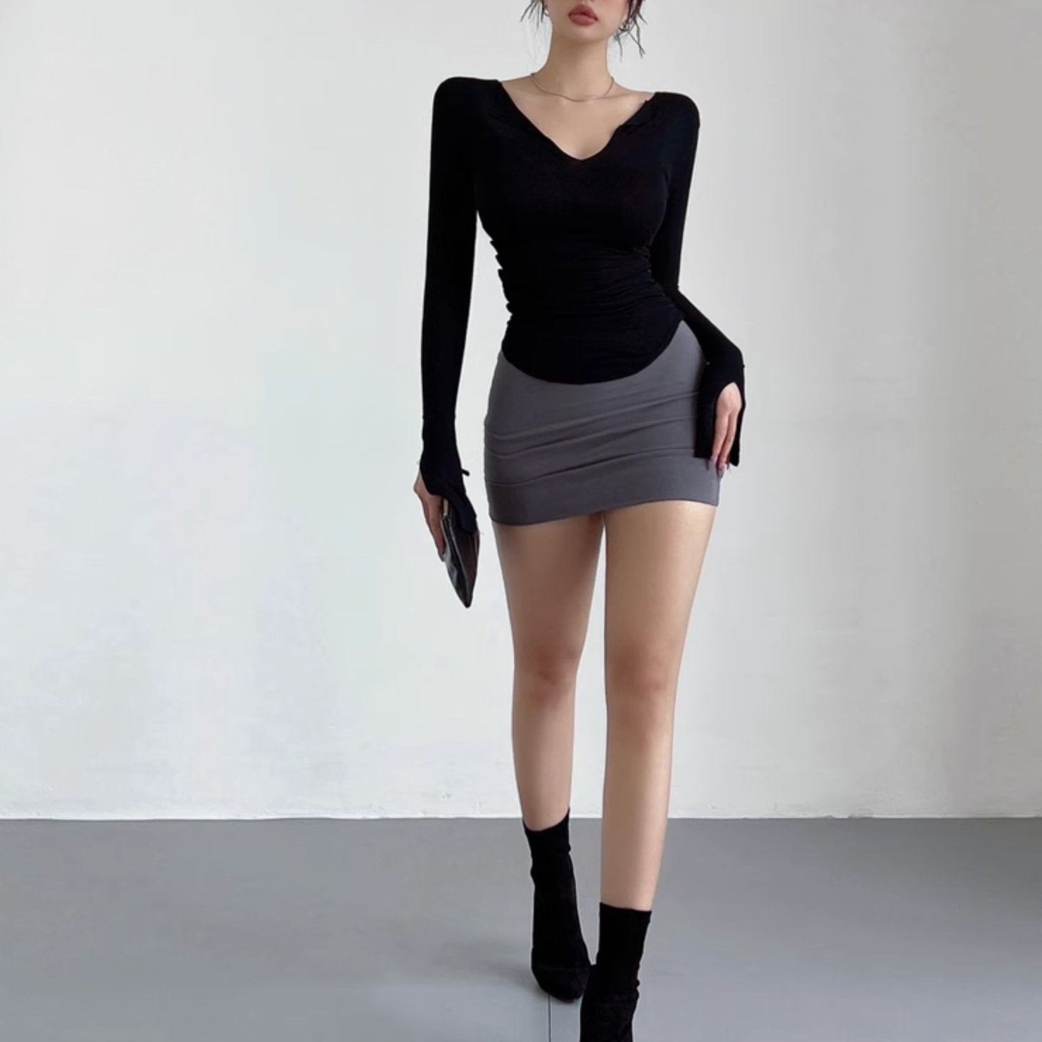 LOW CUT LONG SLEEVE TOP - Aumori