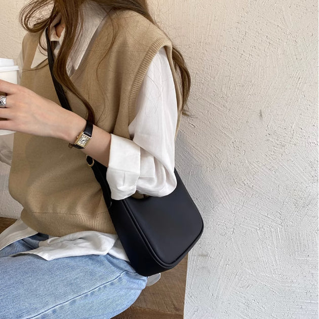 SOFT CRESCENT BAG - Aumori