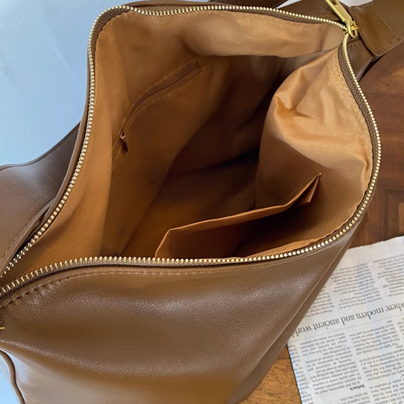 SOFT LEATHER SHOULDER BAG - Aumori