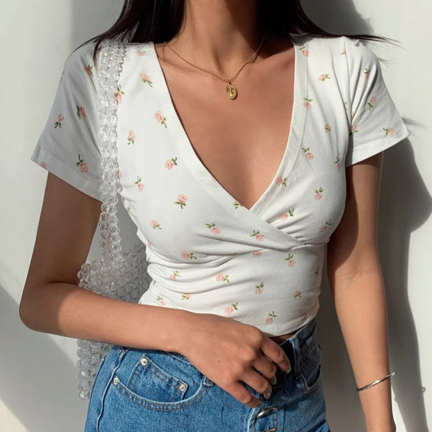 V - NECK FLORAL CROP TOP - Aumori