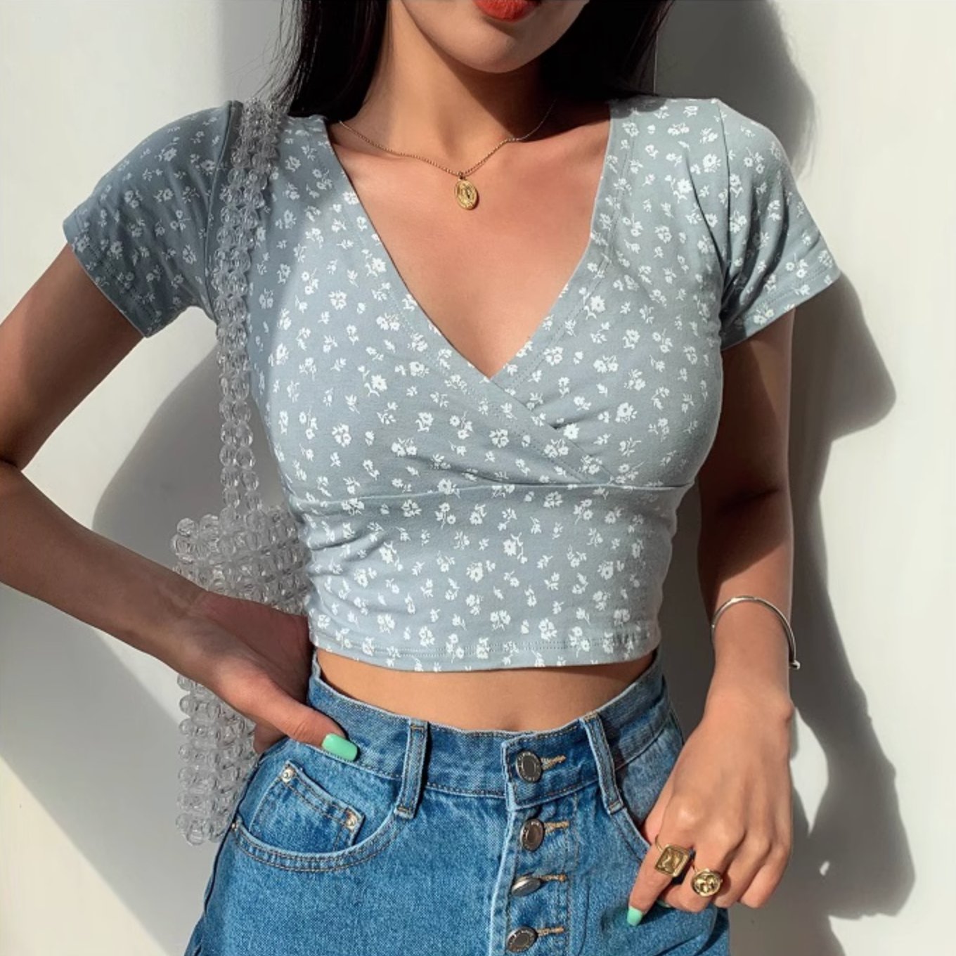 V-NECK FLORAL CROP TOP - Stockbay