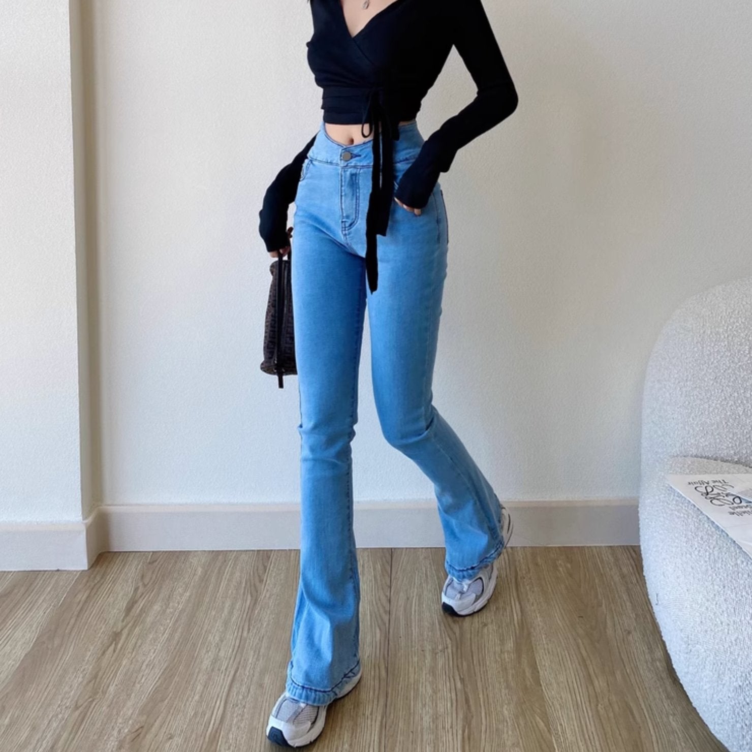 V - SHAPE FLARE JEANS - Aumori