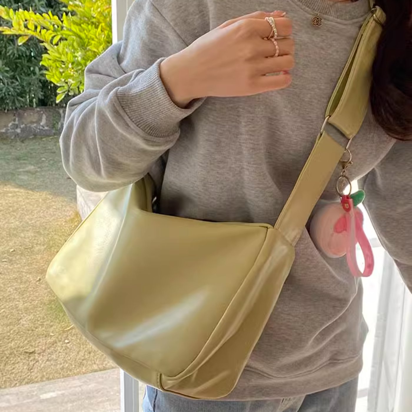 WIDE SHOULDER BAG - Stockbay