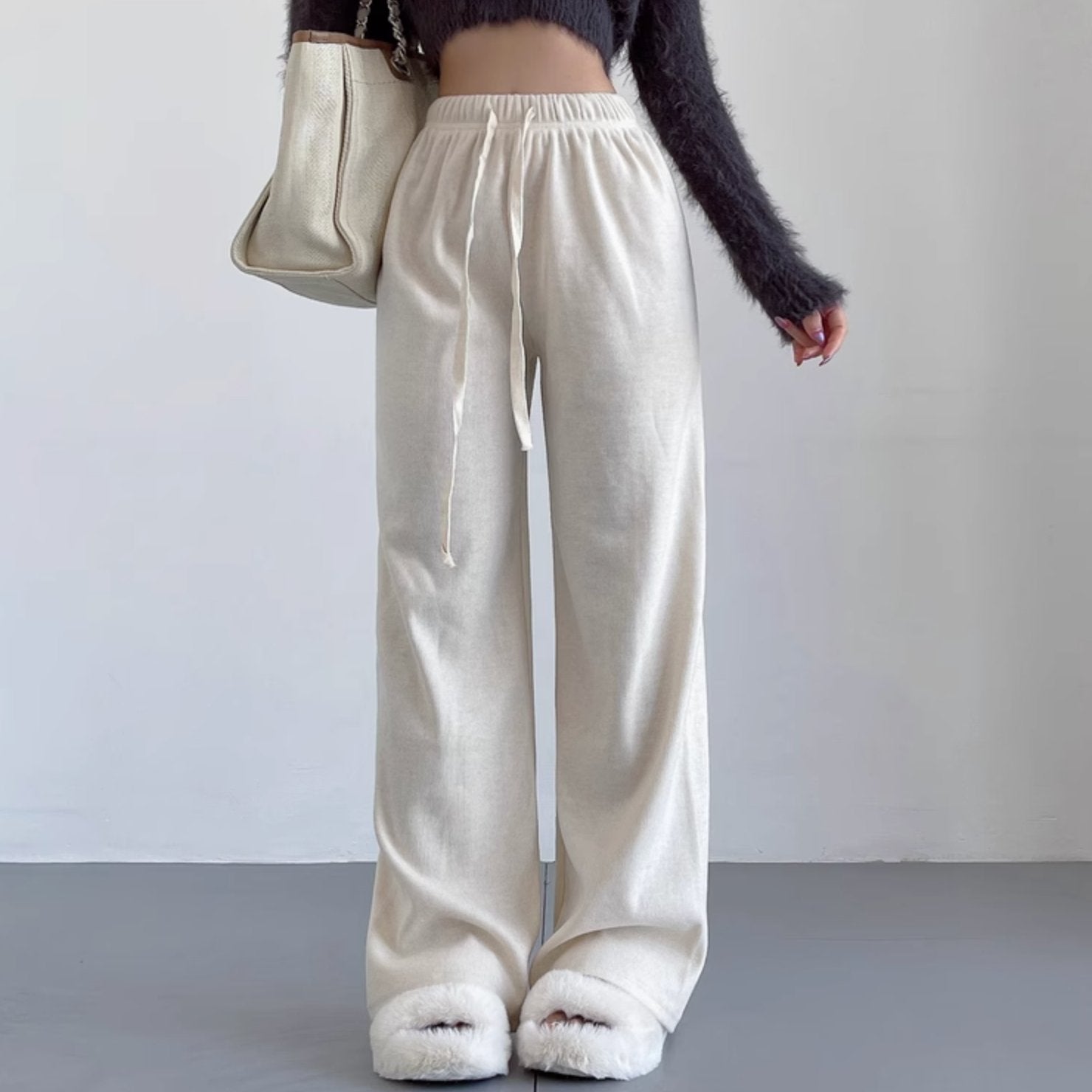 WIDE STRING SWEATPANTS - Stockbay